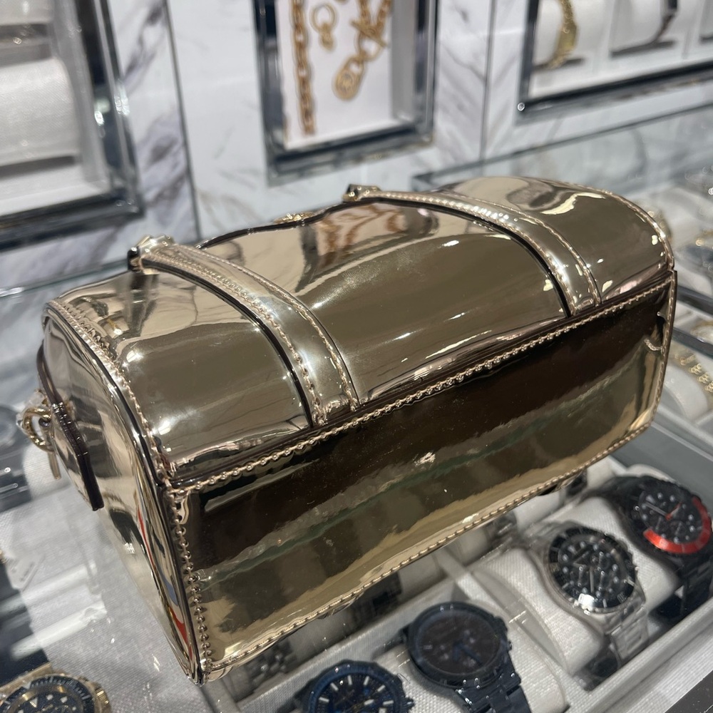 MICHAEL KORS Jet Set Small Metallic Convertible Crossbody Duffle Xbody
Pale Gold - Picture 11 of 16